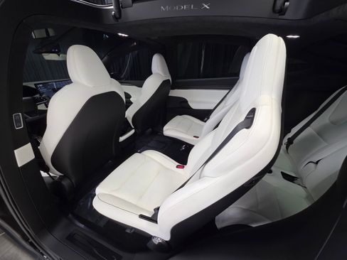 Used 2022 Tesla Model X Plaid image 29