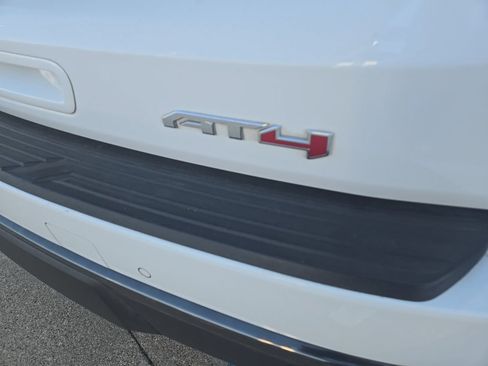 Used 2023 GMC Yukon AT4 AWD/4WD image 11