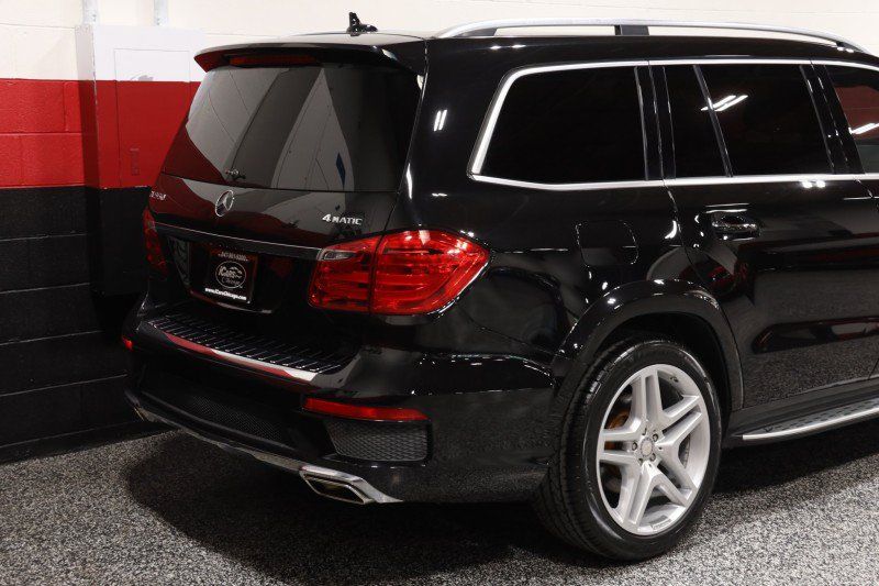 Used 2015 Mercedes-Benz GL 550 4MATIC image 9