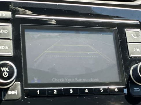 Used 2018 Honda CR-V LX image 11