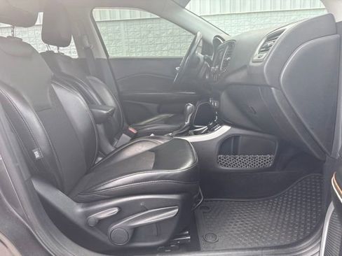 Used 2018 Jeep Compass Latitude w/ Cold Weather Group AWD/4WD image 15