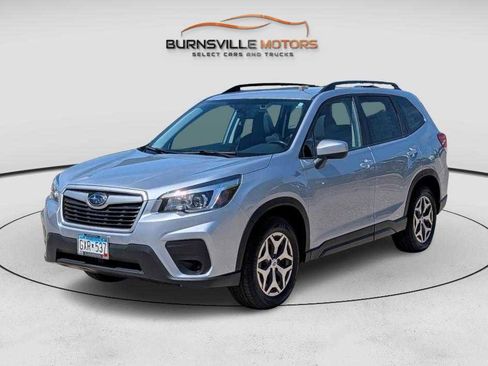 Used 2019 Subaru Forester Premium AWD/4WD image 3
