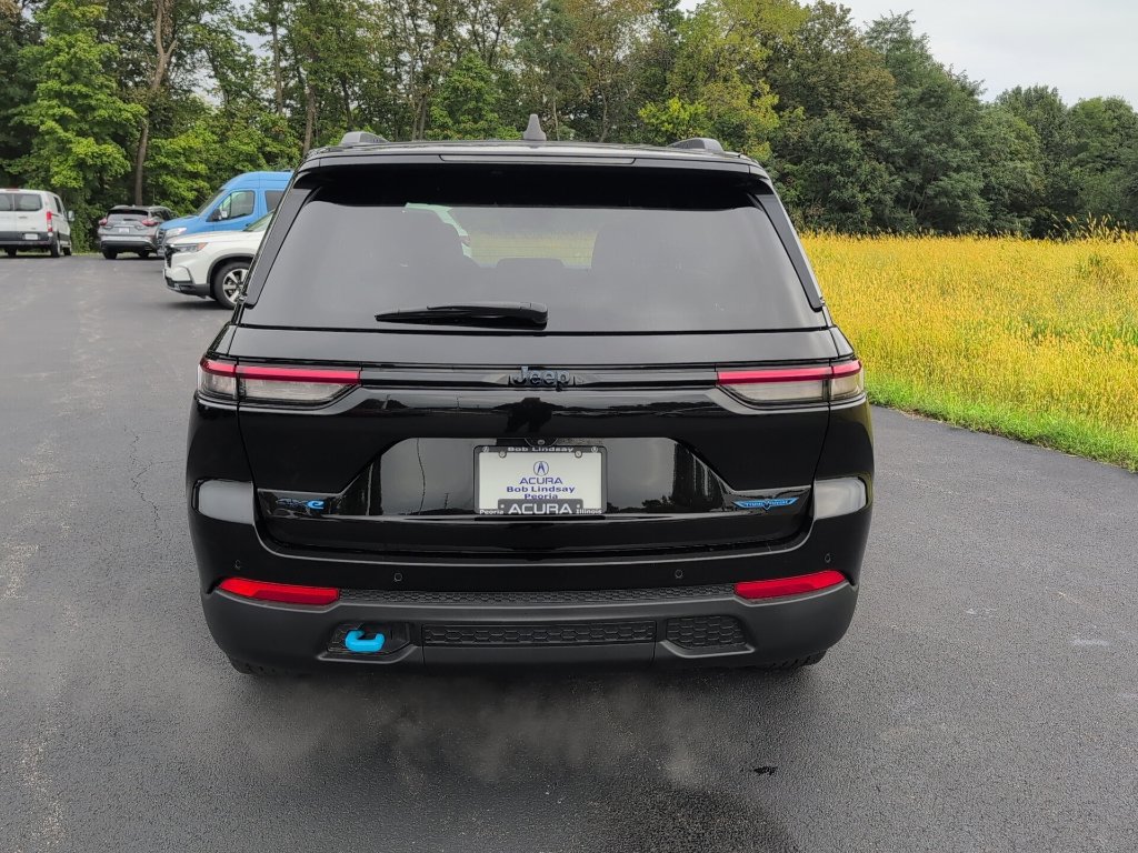 Used 2024 Jeep Grand Cherokee Trailhawk w/ Advanced Protech Group II AWD/4WD image 5