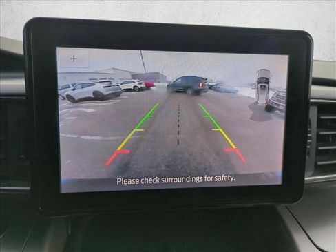 Used 2021 Ford Explorer XLT w/ Equipment Group 202A image 10