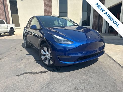 Used 2024 Tesla Model Y Long Range AWD/4WD image 1