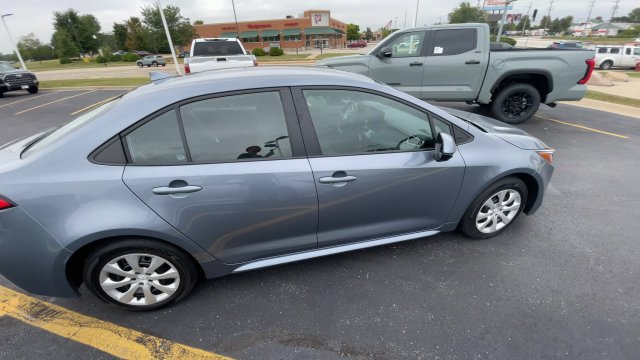 Used 2025 Toyota Corolla LE FWD image 3