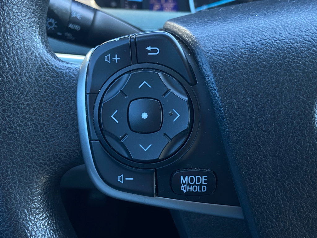 Used 2012 Toyota Camry LE FWD image 19