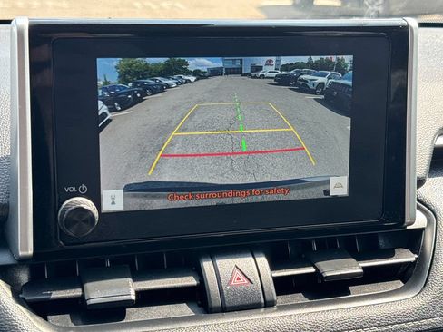 Used 2025 Toyota RAV4 XLE AWD/4WD image 24