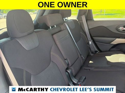 Used 2017 Jeep Cherokee Latitude w/ Cold Weather Group AWD/4WD image 33