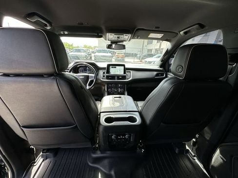 Used 2023 Chevrolet Suburban Premier image 31