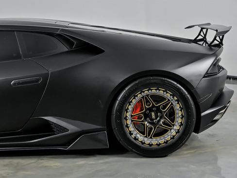 Used 2015 Lamborghini Huracan LP 610-4 image 9
