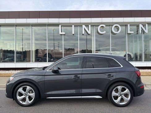 Used 2021 Audi Q5 Premium Plus w/ Premium Plus Package image 2