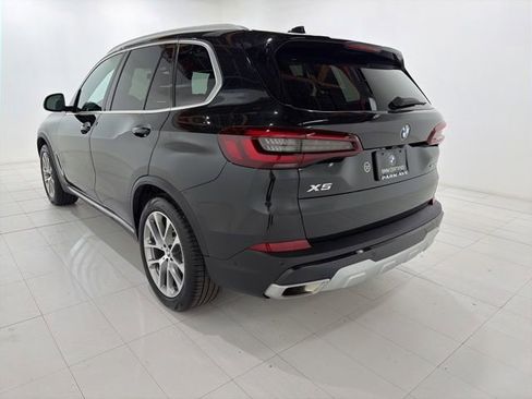 Certified 2023 BMW X5 xDrive40i w/ Premium Package AWD/4WD image 3