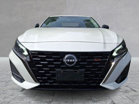 Used 2023 Nissan Altima 2.5 SR image 2