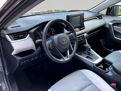 Certified 2020 Toyota RAV4 XLE Premium FWD image 19