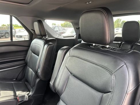 Used 2022 Ford Explorer Limited w/ Class IV Trailer Tow Package AWD/4WD image 24