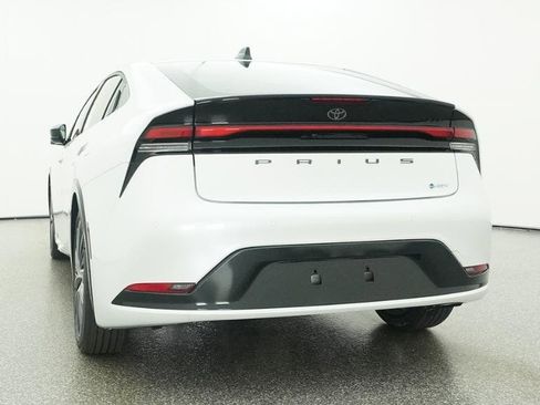 New 2026 Toyota Prius XLE FWD image 11