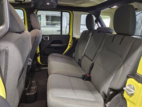 Used 2024 Jeep Wrangler Unlimited Sahara image 29