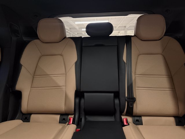 Certified 2026 Porsche Cayenne E-Hybrid Coupe AWD/4WD image 29