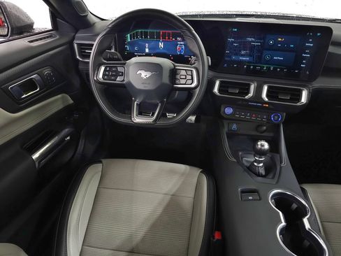 Used 2025 Ford Mustang GT Premium RWD image 18