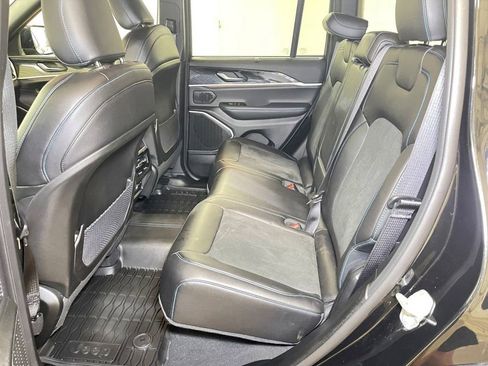 Used 2022 Jeep Grand Cherokee Trailhawk w/ Luxury Tech Group III image 35