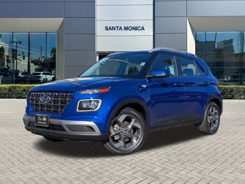 Used 2023 Hyundai Venue Limited image 1