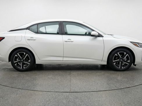 Used 2025 Nissan Sentra SV FWD image 11