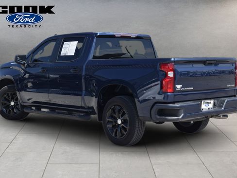 Used 2020 Chevrolet Silverado 1500 Custom w/ Infotainment Package RWD image 3
