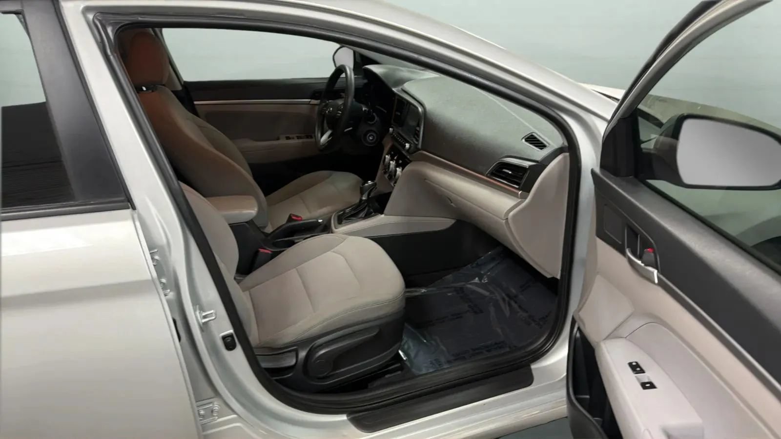 Used 2019 Hyundai Elantra SEL FWD image 21