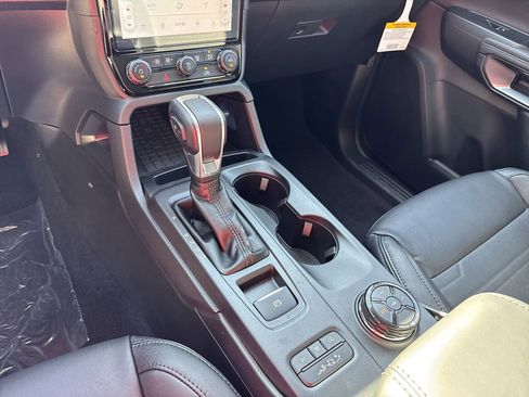 New 2025 Ford Ranger Lariat w/ FX4 Off-Road Package image 31