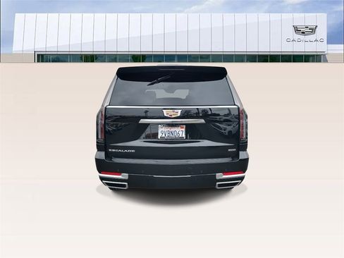 Used 2025 Cadillac Escalade ESV Premium Luxury image 7