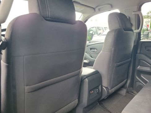 Used 2022 Nissan Frontier SV RWD image 9
