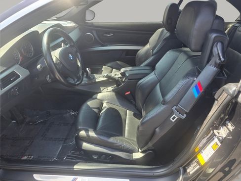 Used 2011 BMW M3 Convertible image 34