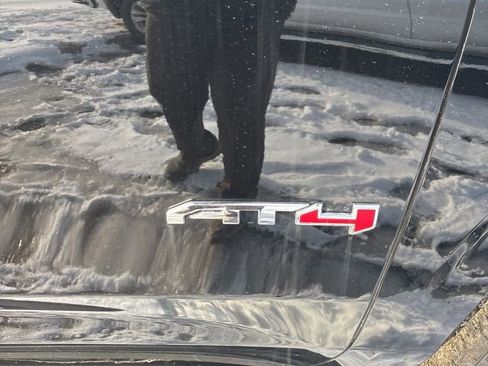 Used 2024 GMC Yukon AT4 image 6