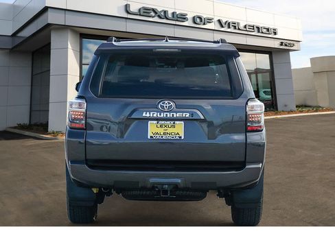 Used 2022 Toyota 4Runner SR5 Premium image 4