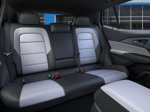 New 2025 Chevrolet Equinox EV LT AWD/4WD image 17