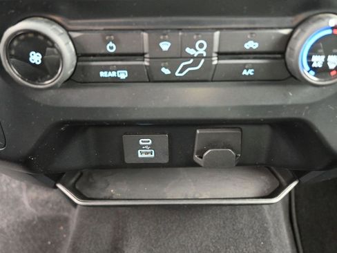 Used 2023 Ford F150 XLT image 32