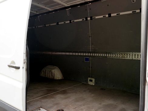 Used 2015 Freightliner Sprinter 2500 image 22