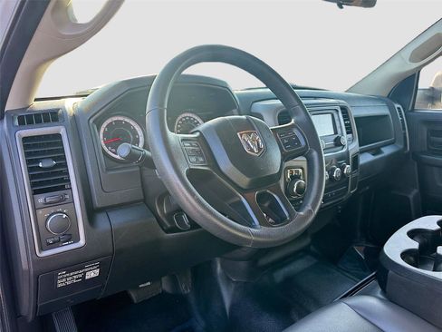 Used 2022 RAM 1500 Tradesman w/ Chrome Appearance Group image 10