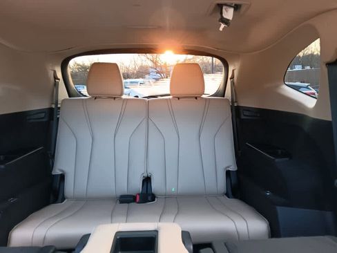 Used 2023 Acura MDX SH-AWD w/ Technology Package image 19