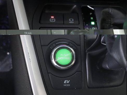 Used 2023 Toyota RAV4 XSE AWD/4WD image 17