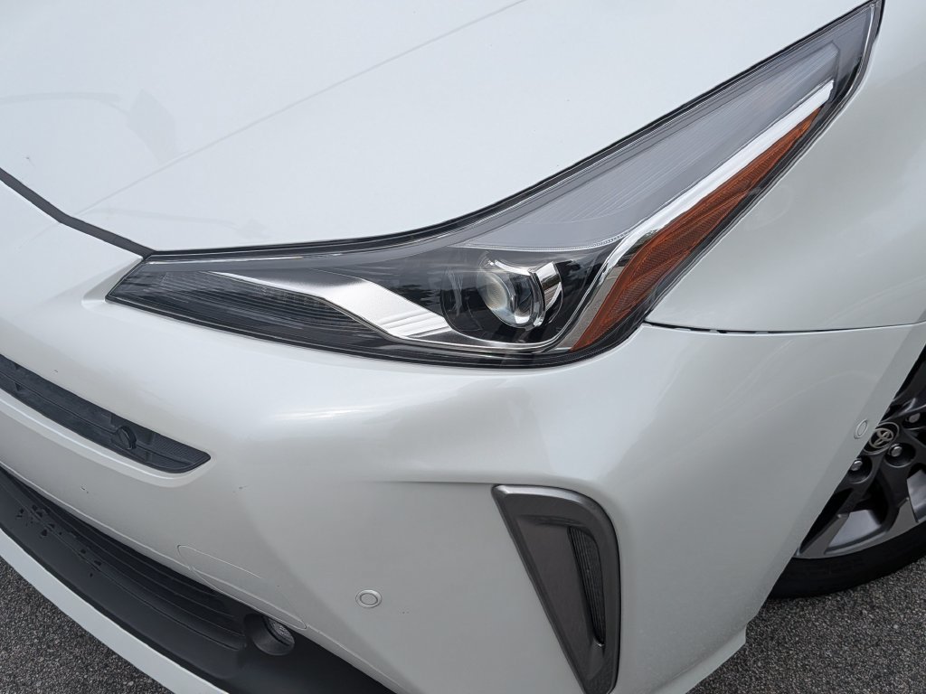 Used 2022 Toyota Prius Limited w/ Premium Convenience Package FWD image 6