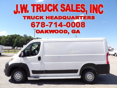 Used 2025 RAM ProMaster 2500 w/ U-Haul Equipment Group FWD image 2