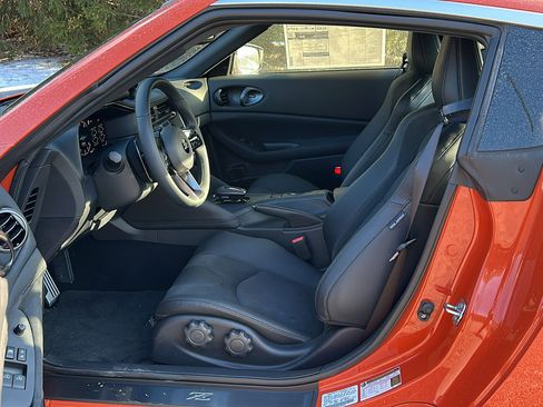 New 2024 Nissan Z Performance w/ Heritage Edition image 13