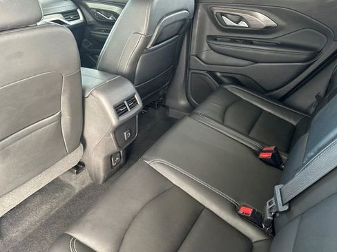 Used 2024 GMC Terrain SLT image 13
