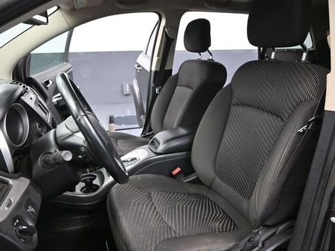 Used 2016 Dodge Journey SE w/ Flexible Seating Group image 23