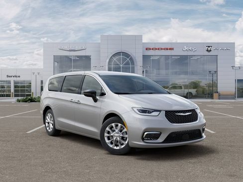 New 2026 Chrysler Pacifica Select AWD/4WD image 5