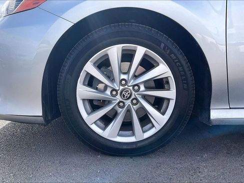 Used 2021 Toyota Camry LE image 2