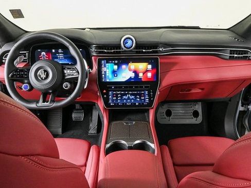 New 2025 Maserati Grecale Folgore image 20