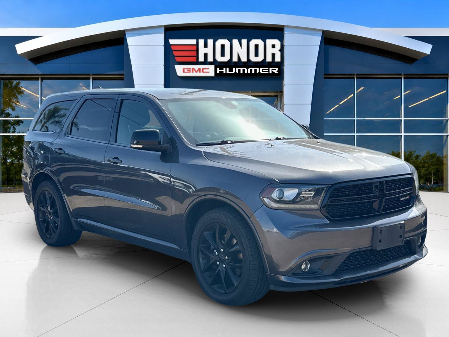 Used 2017 Dodge Durango R/T w/ Blacktop Package AWD/4WD image 2